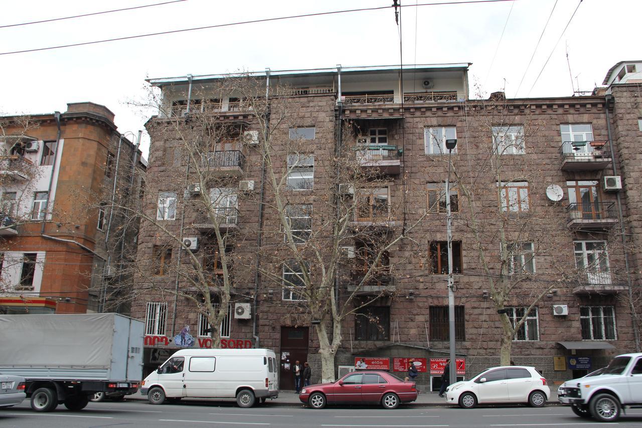 Arm Hostel Yerevan Bagian luar foto